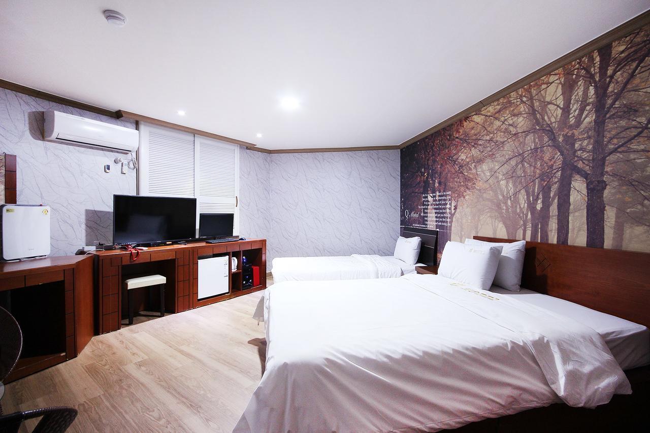 Happy Q Motel Andong Bagian luar foto