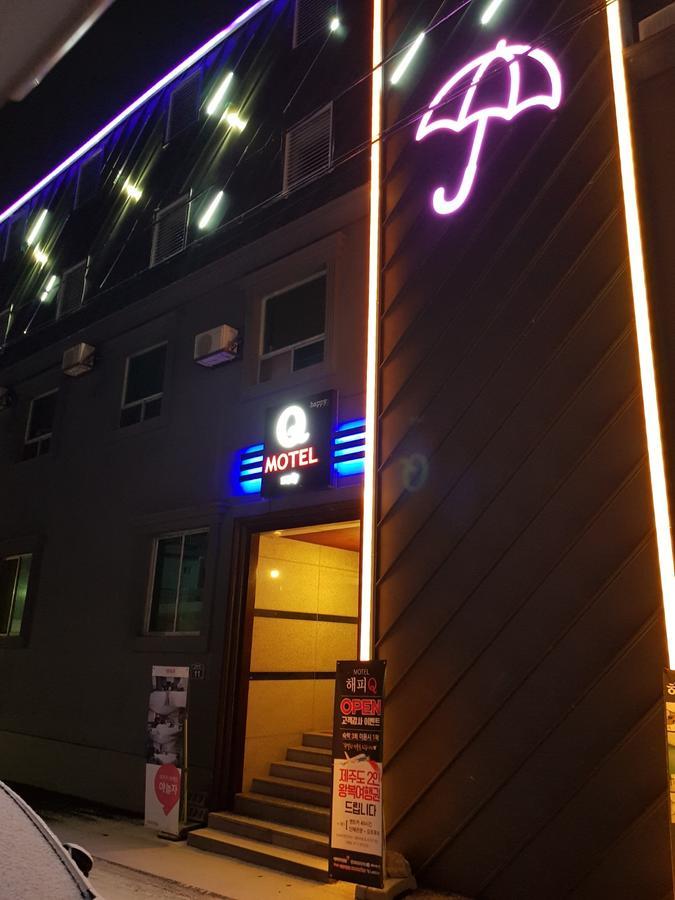 Happy Q Motel Andong Bagian luar foto